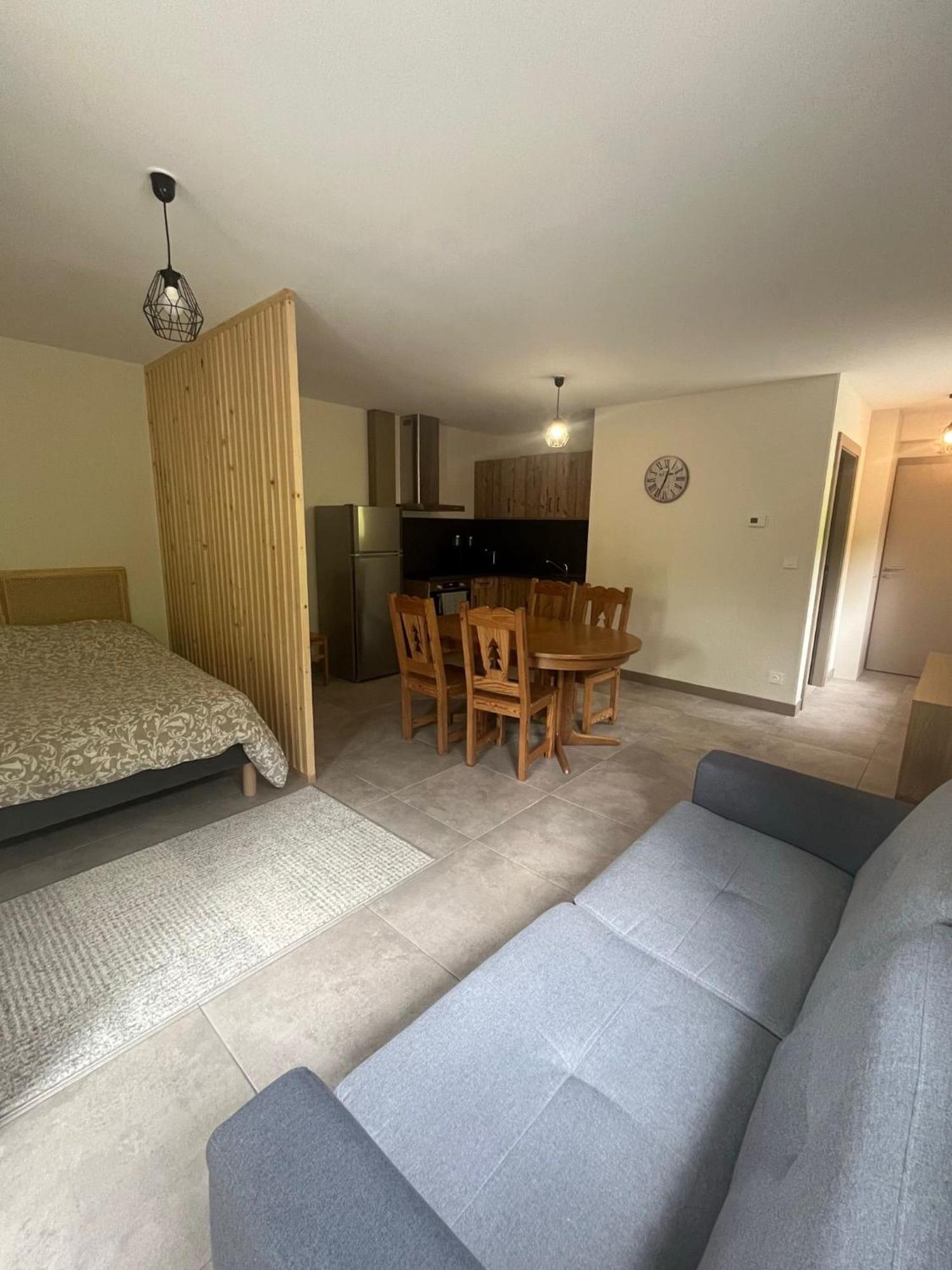 Les Du Plane Apartment *
